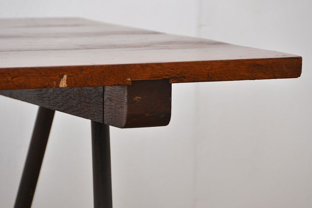 アンティーク家具　アンティーク 天板ナラ材の大きな鉄脚作業台(テーブル、机)