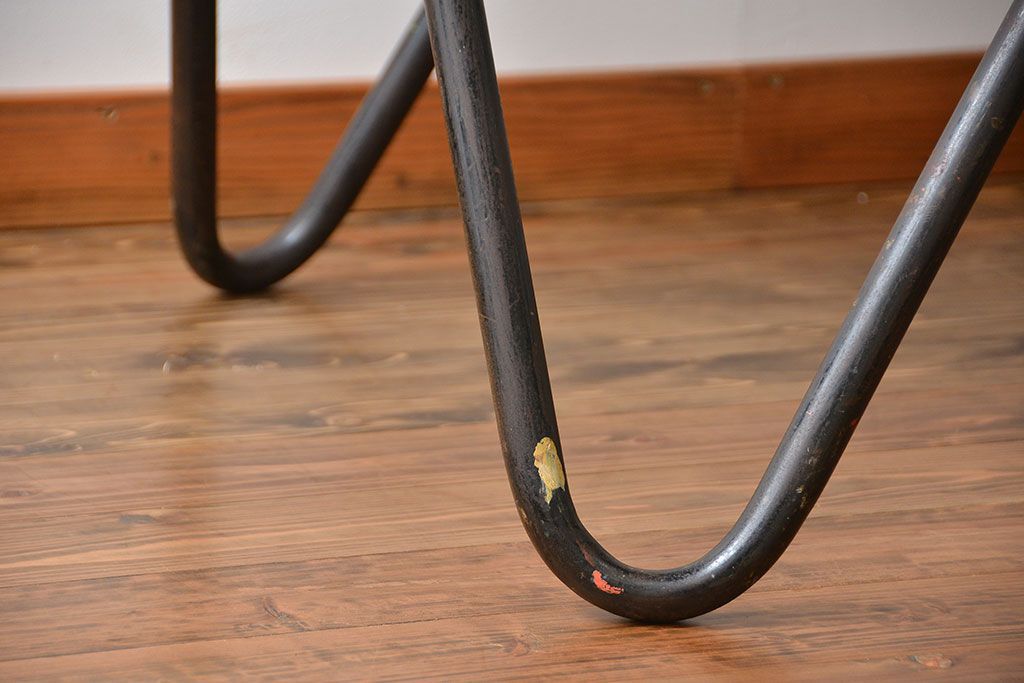 アンティーク家具　アンティーク 天板ナラ材の大きな鉄脚作業台(テーブル、机)