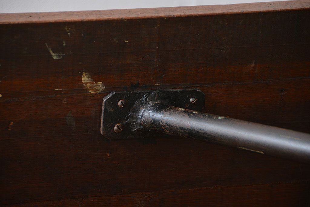 アンティーク家具　アンティーク 天板ナラ材の大きな鉄脚作業台(テーブル、机)