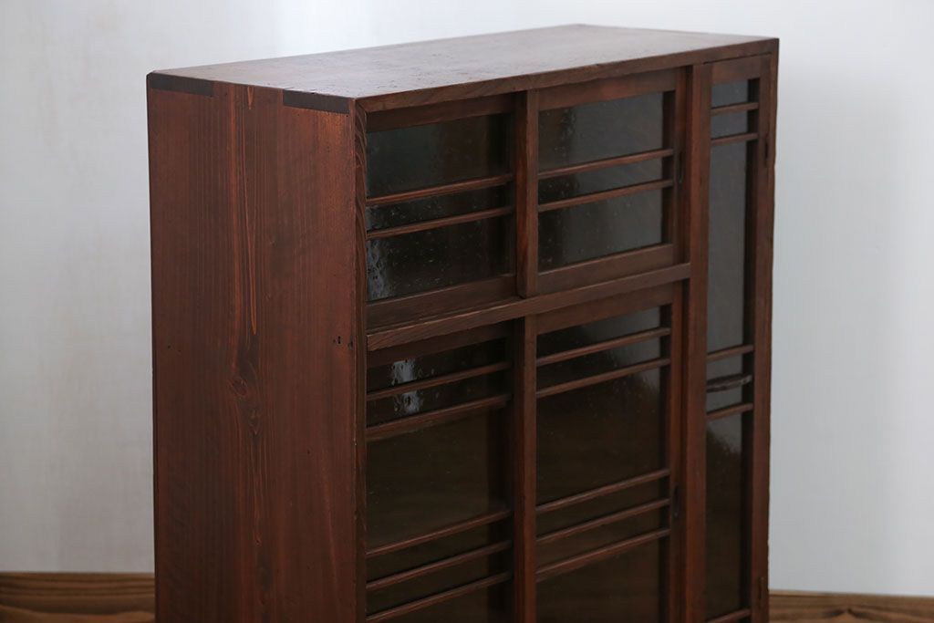 レトロ家具　昭和レトロ 古い木の気泡ガラス収納棚(戸棚、食器棚、下駄箱)