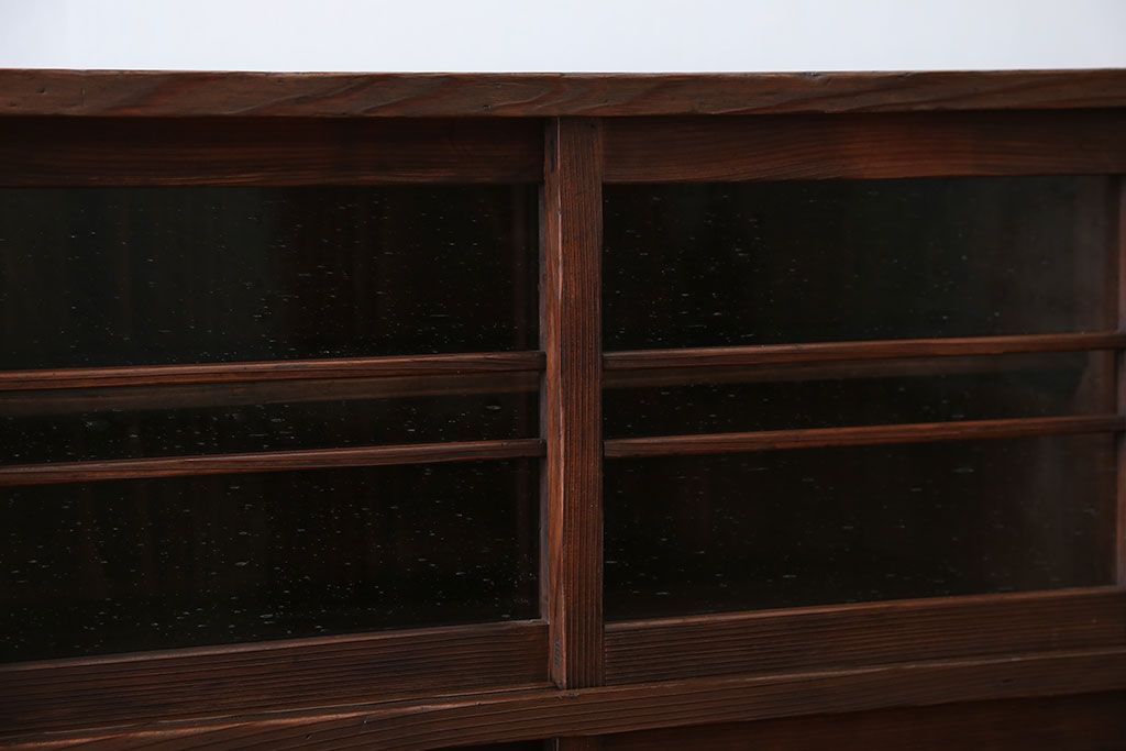 レトロ家具　昭和レトロ 古い木の気泡ガラス収納棚(戸棚、食器棚、下駄箱)