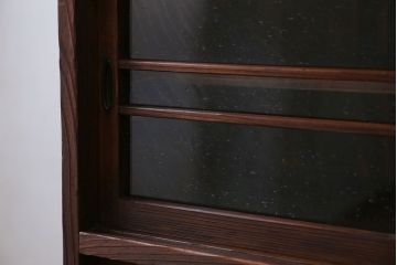 レトロ家具　昭和レトロ 古い木の気泡ガラス収納棚(戸棚、食器棚、下駄箱)