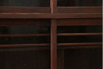 レトロ家具　昭和レトロ 古い木の気泡ガラス収納棚(戸棚、食器棚、下駄箱)