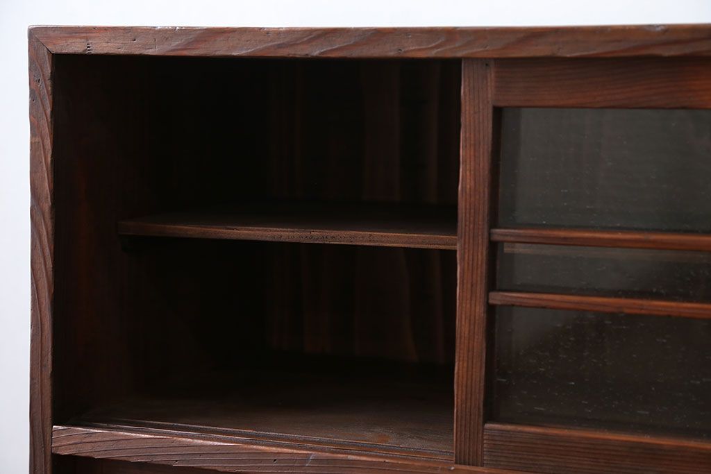 レトロ家具　昭和レトロ 古い木の気泡ガラス収納棚(戸棚、食器棚、下駄箱)