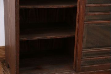 レトロ家具　昭和レトロ 古い木の気泡ガラス収納棚(戸棚、食器棚、下駄箱)