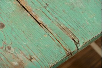 アンティーク雑貨　イギリスアンティーク 古いペイントの角スツール(椅子、イス)