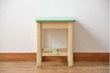 アンティーク家具　イギリスアンティーク 古いペイントのフタ付きスツール(椅子、イス、サイドテーブル)