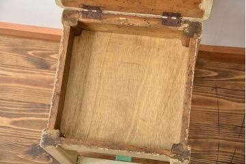 アンティーク家具　イギリスアンティーク 古いペイントのフタ付きスツール(椅子、イス、サイドテーブル)