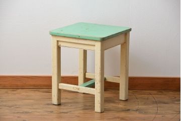 アンティーク家具　イギリスアンティーク 古いペイントのフタ付きスツール(椅子、イス、サイドテーブル)