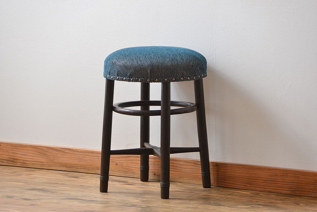 アンティーク家具　アンティーク 古い木の丸スツール(丸椅子・イス)