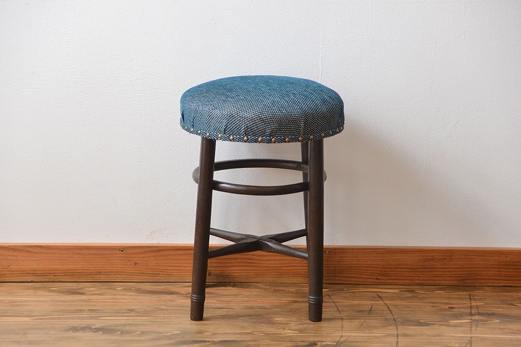 アンティーク家具　アンティーク 古い木の丸スツール(丸椅子・イス)