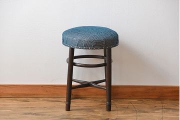 アンティーク家具　アンティーク 古い木の丸スツール(丸椅子・イス)