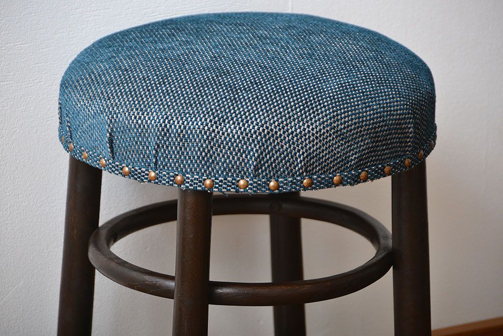 アンティーク家具　アンティーク 古い木の丸スツール(丸椅子・イス)