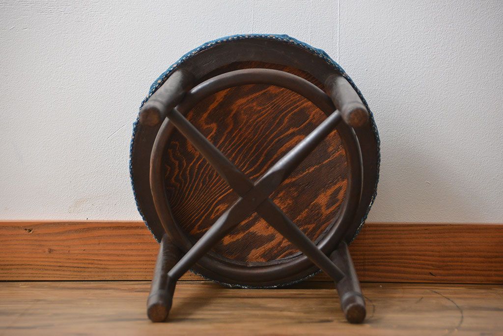 アンティーク家具　アンティーク 古い木の丸スツール(丸椅子・イス)