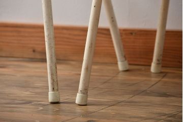 アンティーク家具　イギリスアンティーク ペンキのはげたガーデンチェア2脚セット(1)(椅子、イス)