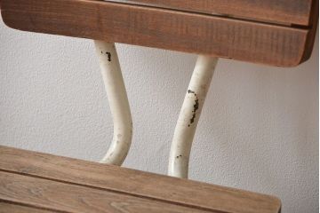 アンティーク家具　イギリスアンティーク ペンキのはげたガーデンチェア2脚セット(2)(椅子、イス)