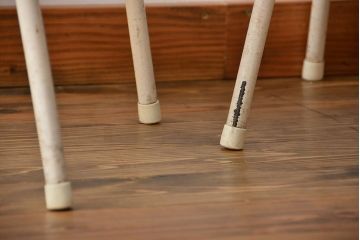 アンティーク家具　イギリスアンティーク ペンキのはげたガーデンチェア2脚セット(2)(椅子、イス)