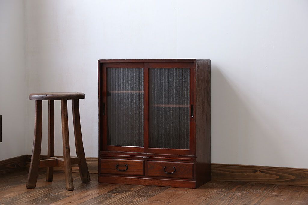 アンティーク家具　アンティーク 小さな格納テーブル付きの銀モールガラス収納棚(戸棚)