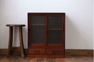 アンティーク家具　アンティーク 小さな格納テーブル付きの銀モールガラス収納棚(戸棚)