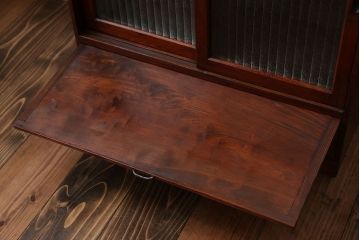 アンティーク家具　アンティーク 小さな格納テーブル付きの銀モールガラス収納棚(戸棚)