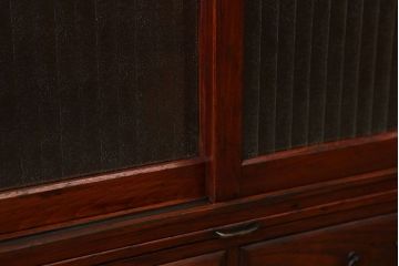 アンティーク家具　アンティーク 小さな格納テーブル付きの銀モールガラス収納棚(戸棚)