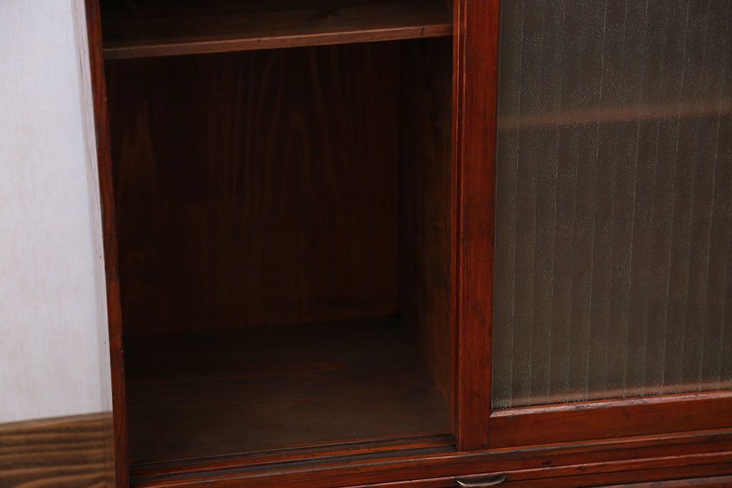 アンティーク家具　アンティーク 小さな格納テーブル付きの銀モールガラス収納棚(戸棚)