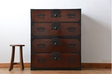 アンティーク家具　アンティーク 前面欅材!味わい深い角手庄内箪笥(時代箪笥)