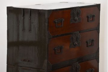 アンティーク家具　アンティーク 前面欅材!味わい深い角手庄内箪笥(時代箪笥)