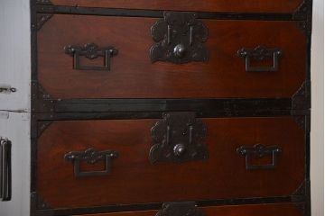 アンティーク家具　アンティーク 前面欅材!味わい深い角手庄内箪笥(時代箪笥)