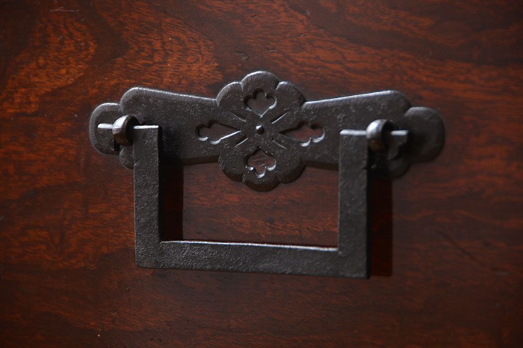 アンティーク家具　アンティーク 前面欅材!味わい深い角手庄内箪笥(時代箪笥)