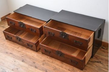 アンティーク家具　アンティーク 前面欅材!味わい深い角手庄内箪笥(時代箪笥)