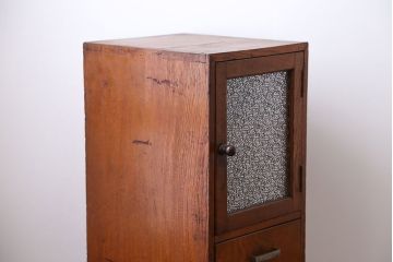 アンティーク家具　アンティーク 古いナラ材のダイヤガラス入り縦型収納棚(引き出し)