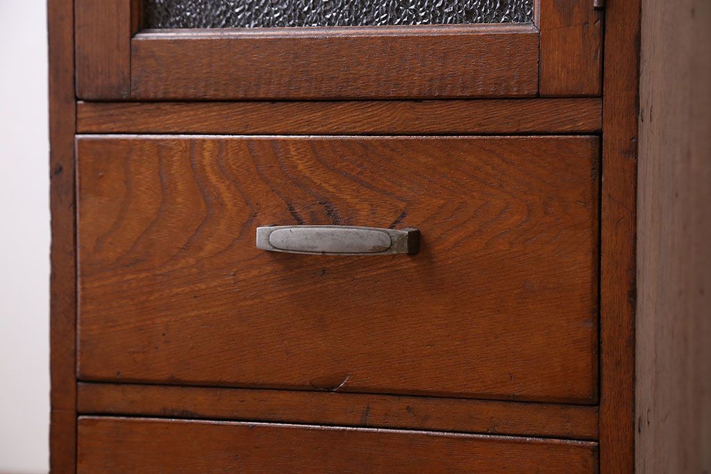 アンティーク家具　アンティーク 古いナラ材のダイヤガラス入り縦型収納棚(引き出し)