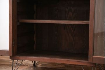 アンティーク家具　アンティーク 古い木のシンプルな鉄脚収納棚(キャビネット)