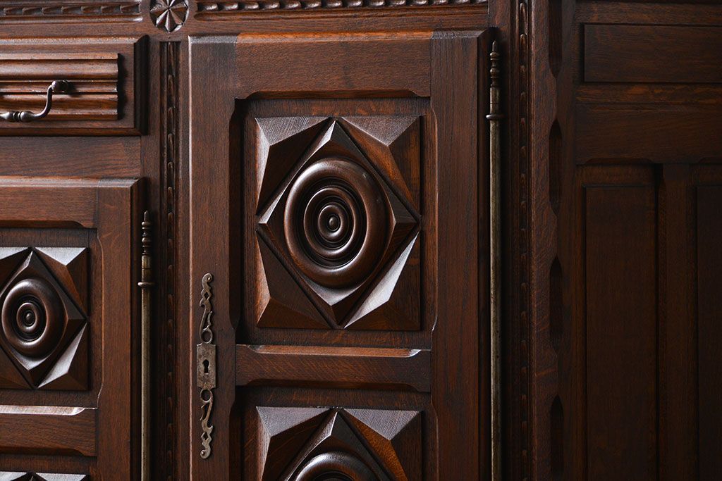 アンティーク家具　フランスアンティーク オーク材!上質なアールデコ サイドボード(サイドキャビネット)