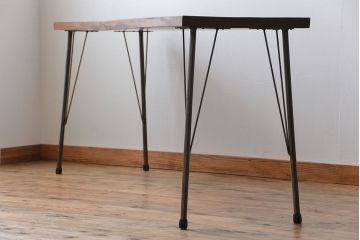 アンティーク家具　アンティーク 天板一枚板 古材の鉄脚テーブル(1)(机、作業台)