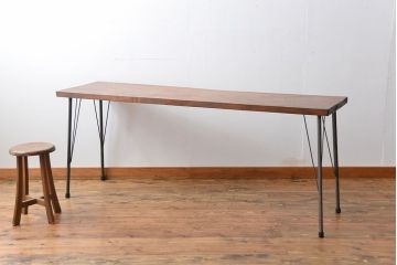 アンティーク家具　アンティーク 天板一枚板 古材の鉄脚テーブル(1)(机、作業台)