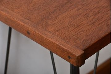 アンティーク家具　アンティーク 天板一枚板 古材の鉄脚テーブル(2)(机、作業台)