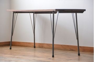 アンティーク家具　アンティーク 天板一枚板 古材の鉄脚テーブル(4)(机、作業台)