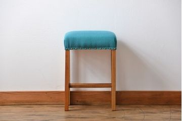 アンティーク家具　古い欅(ケヤキ)材のアンティーク角スツール(椅子)