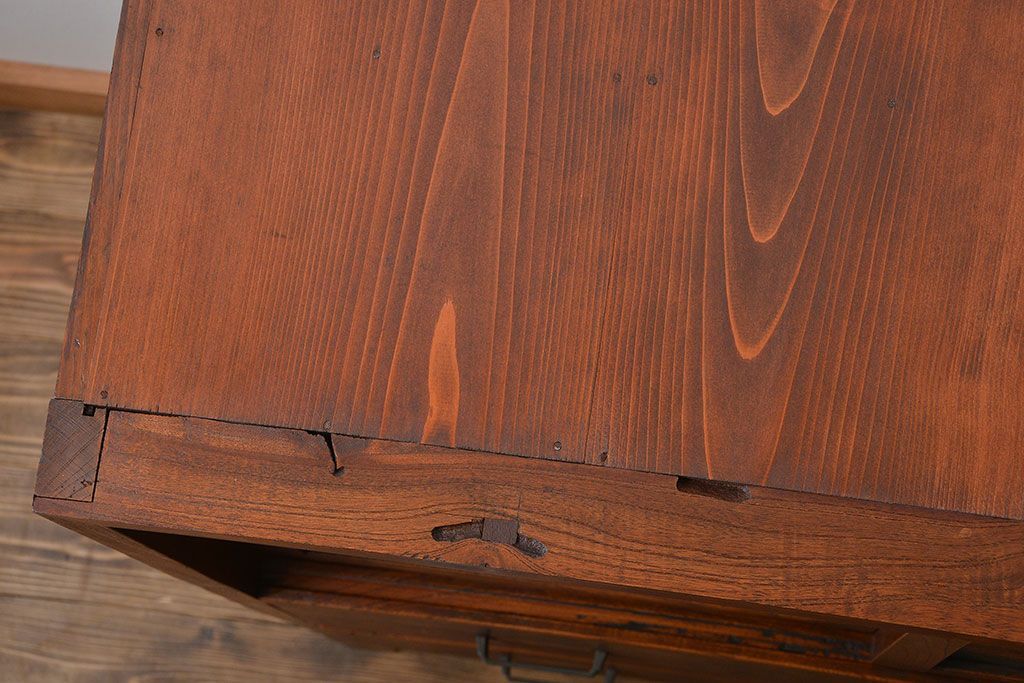 アンティーク家具　古民具・骨董 アンティーク モールガラス入り脚付きチェスト(収納棚、サイドボード)