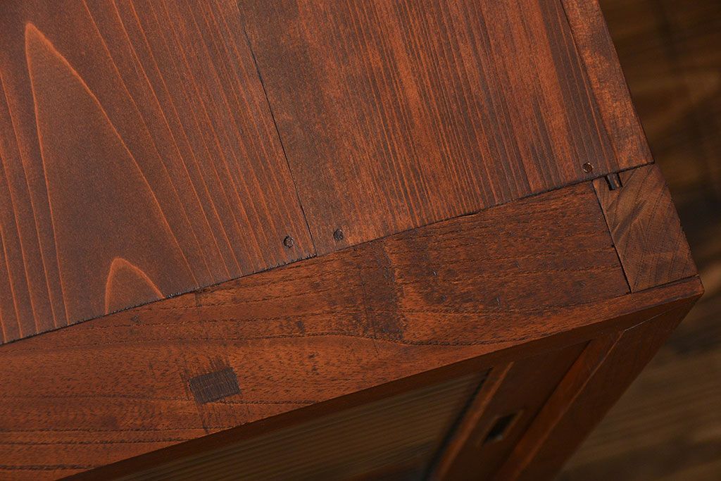 アンティーク家具　古民具・骨董 アンティーク モールガラス入り脚付きチェスト(収納棚、サイドボード)