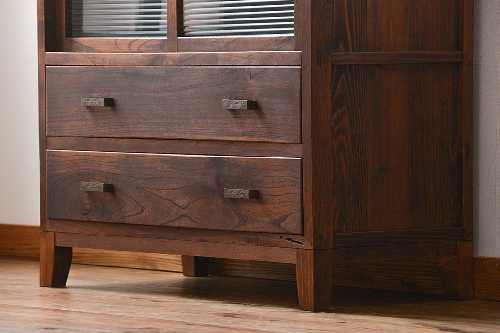 アンティーク家具　古民具・骨董 アンティーク モールガラス入り脚付きチェスト(収納棚、サイドボード)