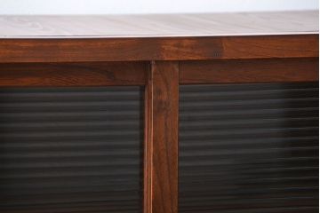 アンティーク家具　古民具・骨董 アンティーク モールガラス入り脚付きチェスト(収納棚、サイドボード)