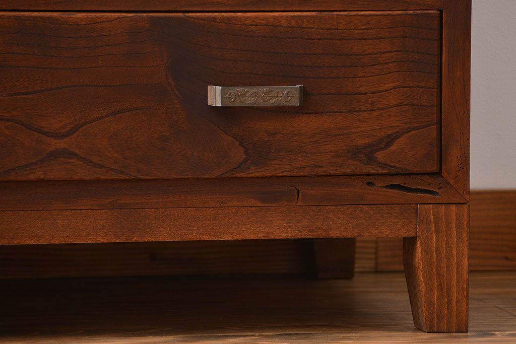 アンティーク家具　古民具・骨董 アンティーク モールガラス入り脚付きチェスト(収納棚、サイドボード)