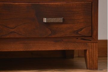 アンティーク家具　古民具・骨董 アンティーク モールガラス入り脚付きチェスト(収納棚、サイドボード)