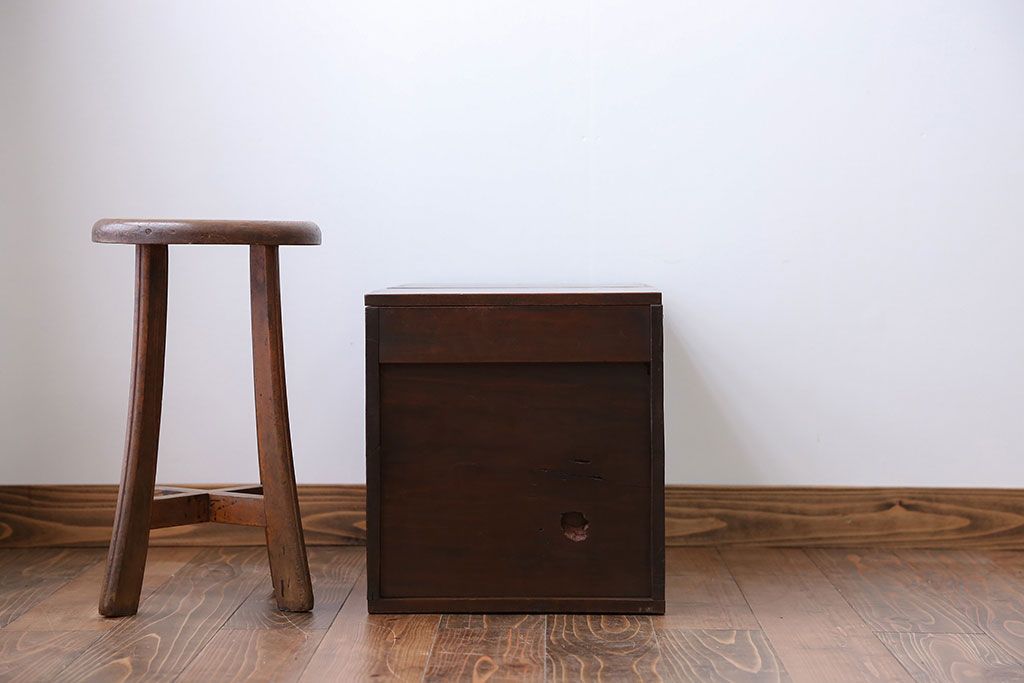 アンティーク雑貨　アンティーク　古い米びつ(収納箱)