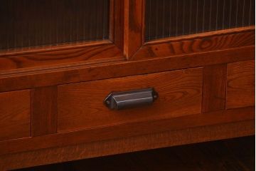 アンティーク家具　アンティーク モールガラス入の脚付き収納棚(食器棚、戸棚)