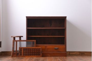 アンティーク家具　古民具・骨董 格子引き戸とモールガラスが素敵な収納棚