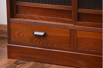 アンティーク家具　古民具・骨董 格子引き戸とモールガラスが素敵な収納棚